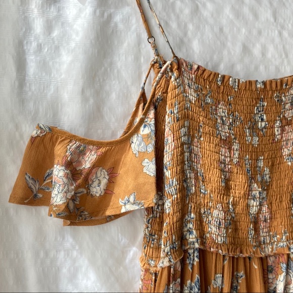 ✴️SOLD✴️ASTR The Label Shirred Cold Shoulder Maxi - Picture 3 of 6